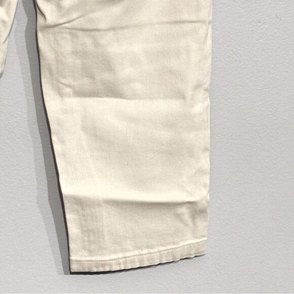 Kensie | Women’s White Stretch Casual Denim Capris Jeans - Picture 9 of 12